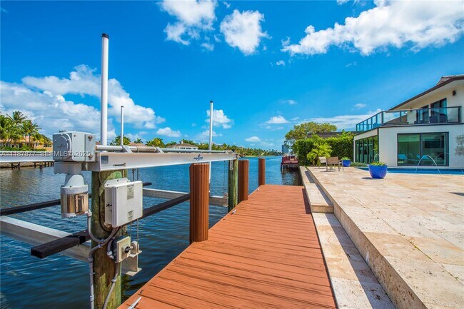 Building Photo - 1025 Diplomat Pkwy