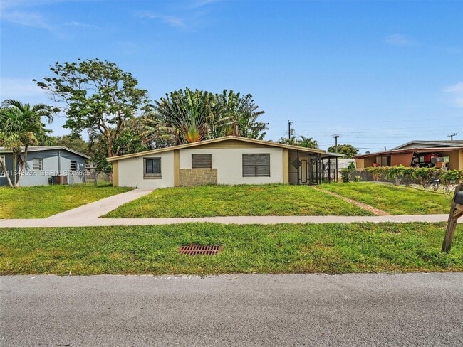 Building Photo - 5611 SW 37th St