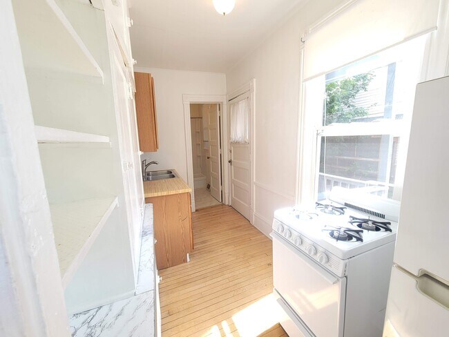 Building Photo - 1259 Spaight St