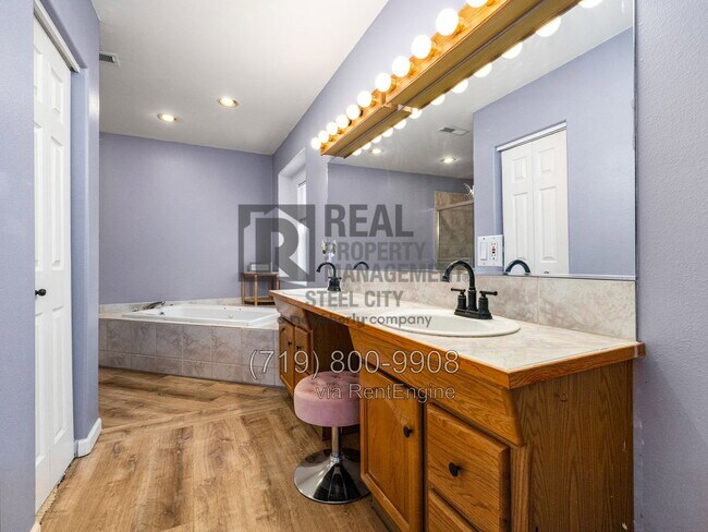Building Photo - 275 W Baldwyn Dr