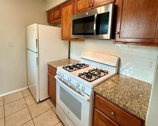 Building Photo - 1304 Parsons Dr