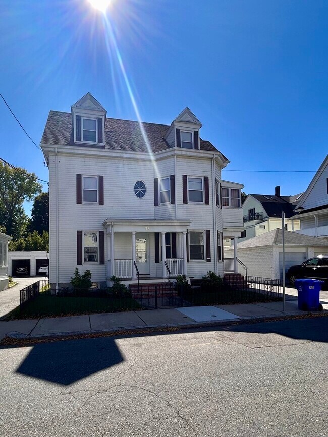 Building Photo - 75 Elmira St