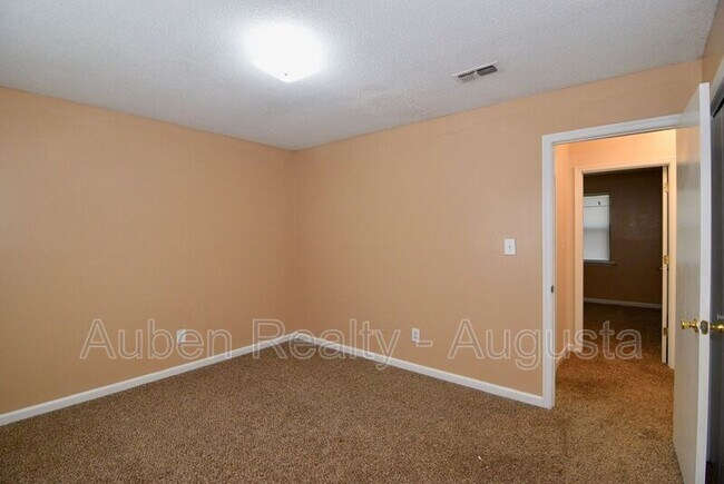 Building Photo - 4154 Arlington Rd