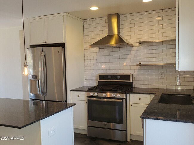 Building Photo - 3426 N 37th St