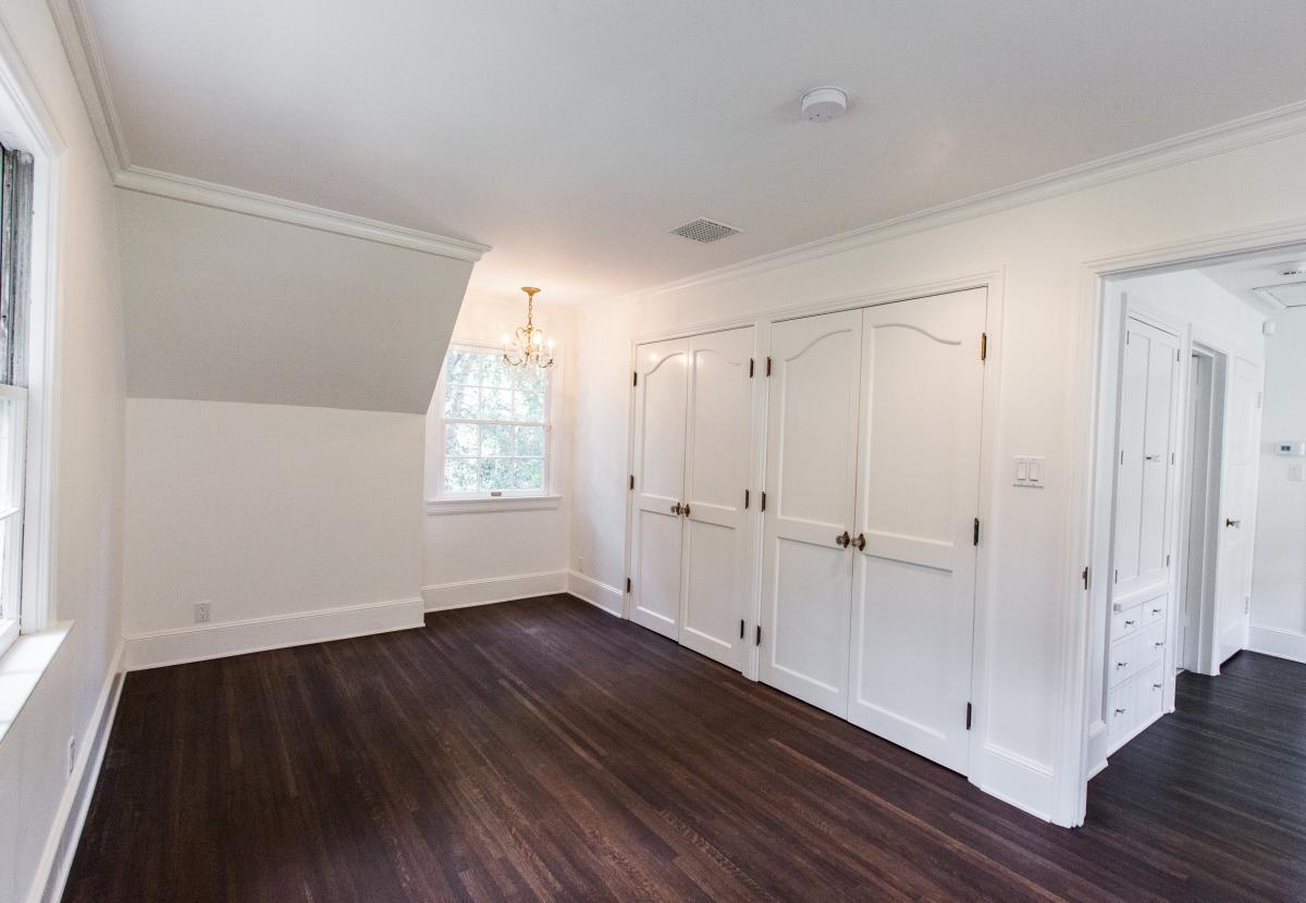 Building Photo - 3915 Benedict Canyon Dr