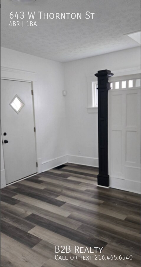 Building Photo - 643 W Thornton St