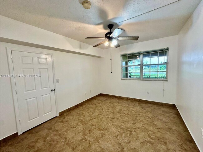 Building Photo - 231 SW 116th Ave