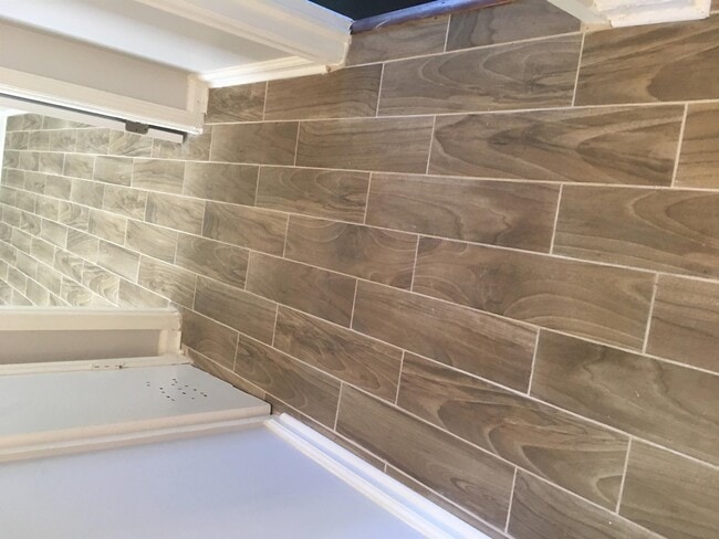 Building Photo - 4168 Loveless Dr