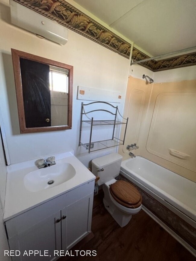 Building Photo - 3 br, 2 bath House - 601 Chapel Hill Rd