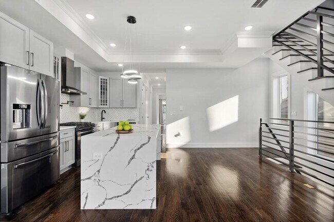 Building Photo - 122 Terrace Ave