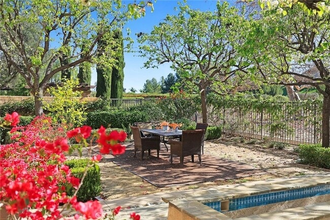 Building Photo - 19668 Three Oaks Ln