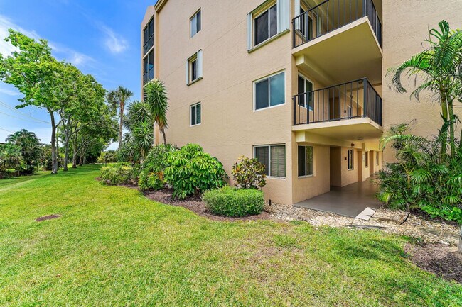 Building Photo - 275 Palm Ave