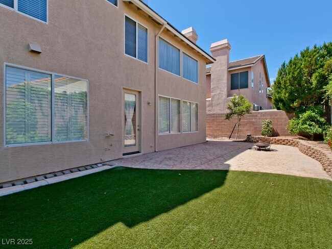 Building Photo - 2248 Midvale Terrace