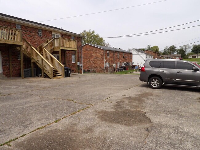 Building Photo - 218 Centennial Dr