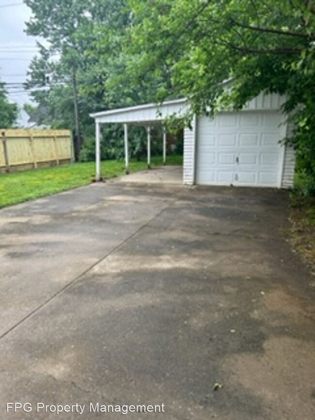 Building Photo - 2 br, 1 bath House - 1352 Lillian Ave
