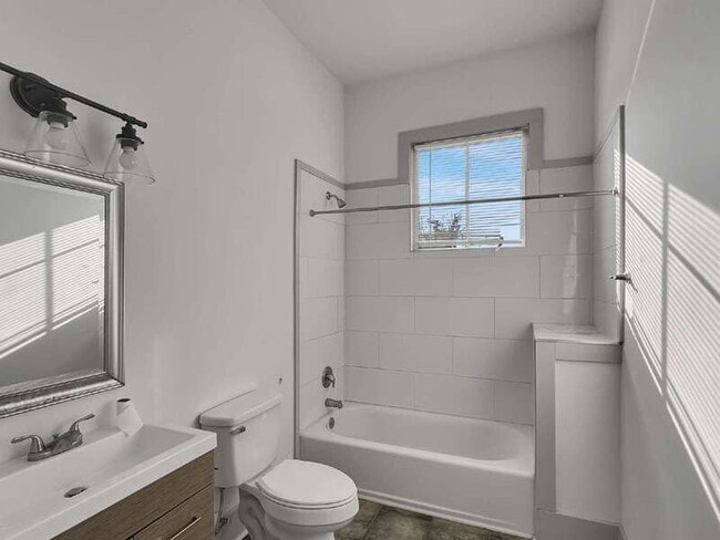 Building Photo - 312 W 42nd St