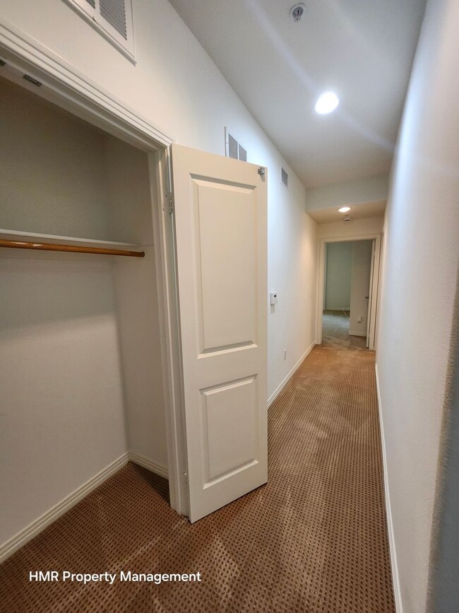 Building Photo - 2 bed 2.5 bath condominium at Lake at Waln...