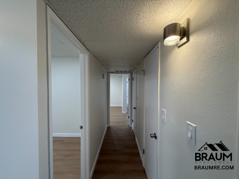 Building Photo - 5461 Kester Ave