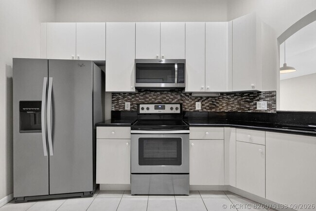 Building Photo - 4948 Fulton St
