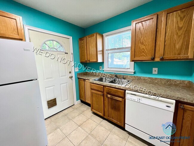 Building Photo - $200 OFF FIRST MONTH RENT - Lovely 2 bedroom / 1 bathroom home now available for rent!