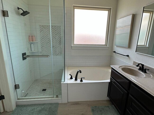 Building Photo - 205 Sycamore St