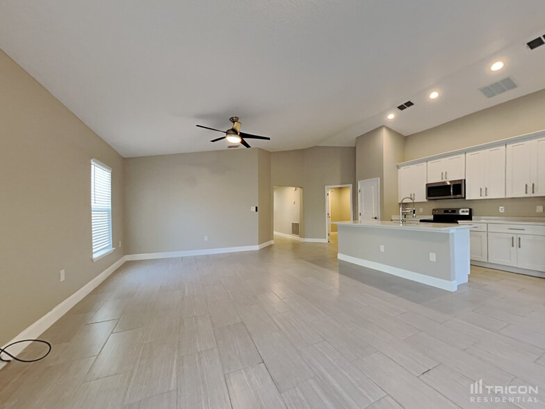 Building Photo - 3140 Tiburon Ln