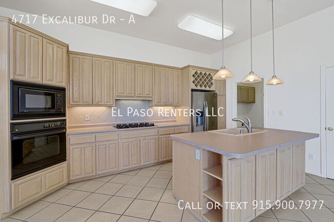 Building Photo - 4717 Excalibur Dr