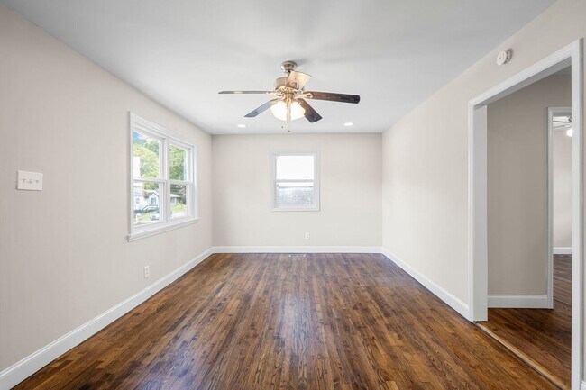 Building Photo - 204 Booth Rd