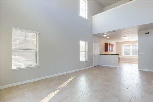 Building Photo - 1620 Bryant Dr