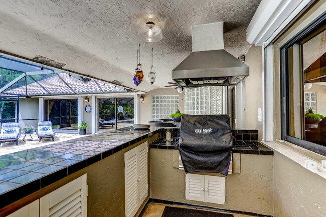 Building Photo - 1400 Longlea Terrace
