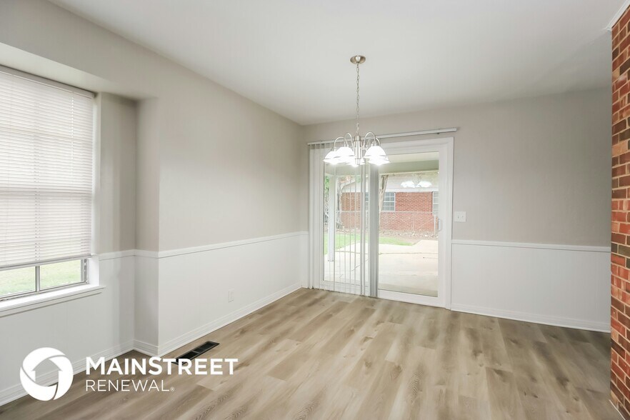 Building Photo - 2904 Huntleigh Dr
