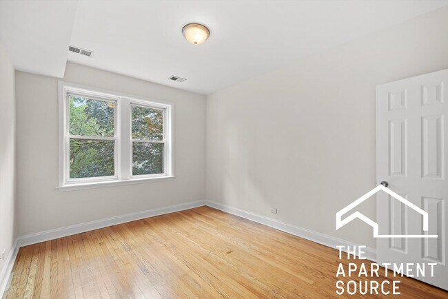 Building Photo - 3428 W Parker Ave