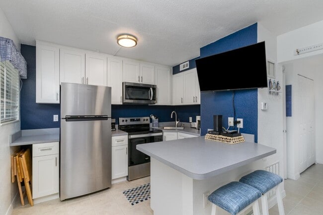 Building Photo - 211 Circle Dr