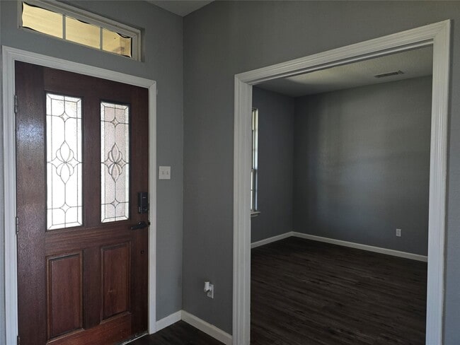 Building Photo - 5210 Benton Dr