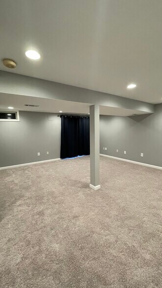 Building Photo - 8559 Wheatfield Way