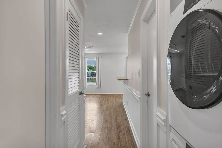 Building Photo - 405 Erle Crescent