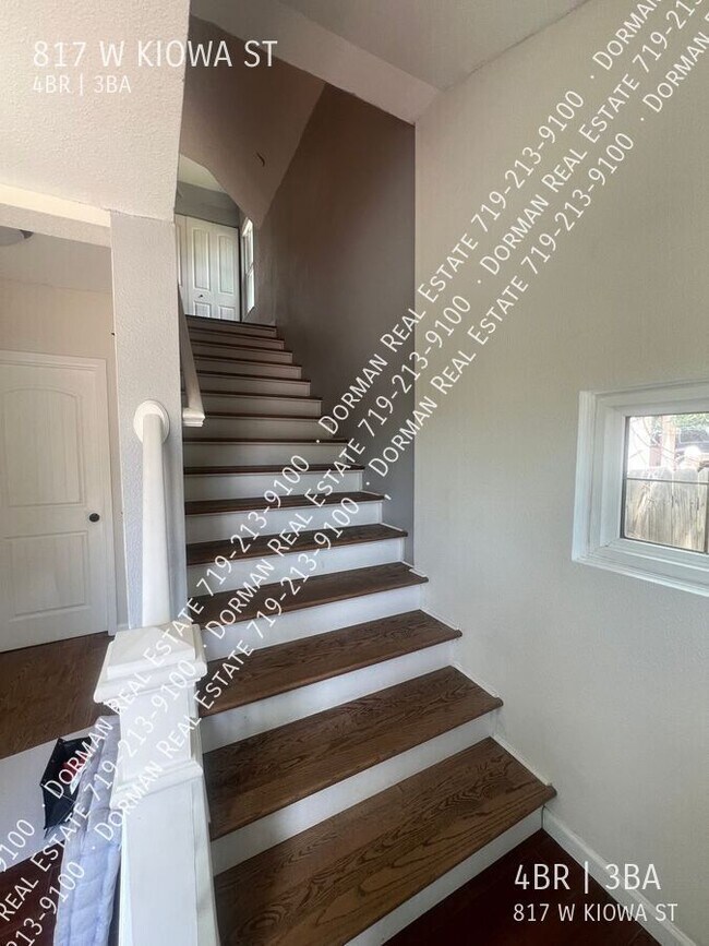 Building Photo - 817 W Kiowa St