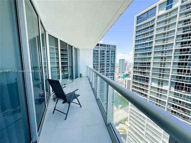 Building Photo - 495 Brickell Ave