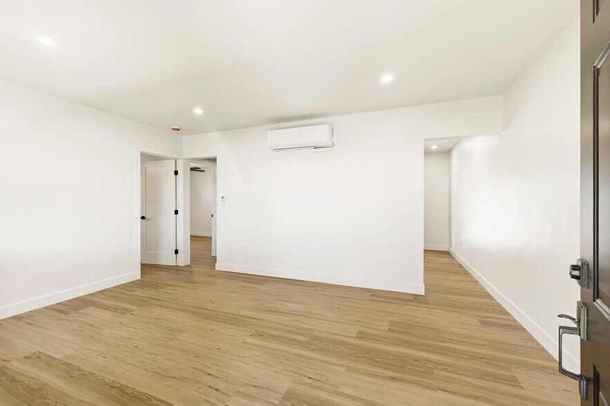 Building Photo - 1380 Grove Ave