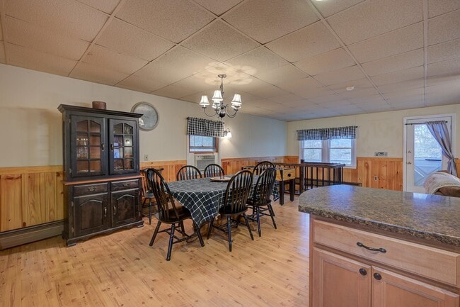 Building Photo - 30 Middle Shore Dr