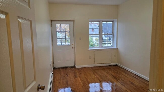 Building Photo - 175-11 90th Ave