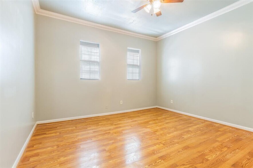Building Photo - 2505 Austin St