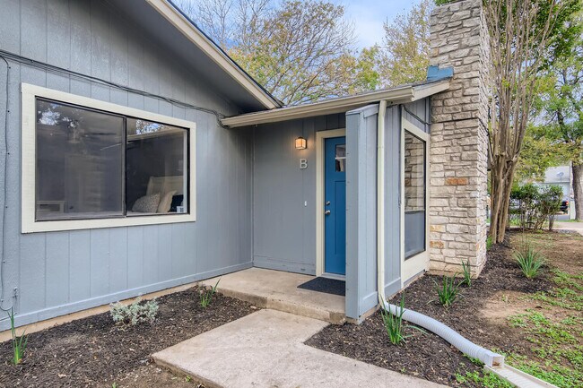 Building Photo - 10401 Burmaster Ln