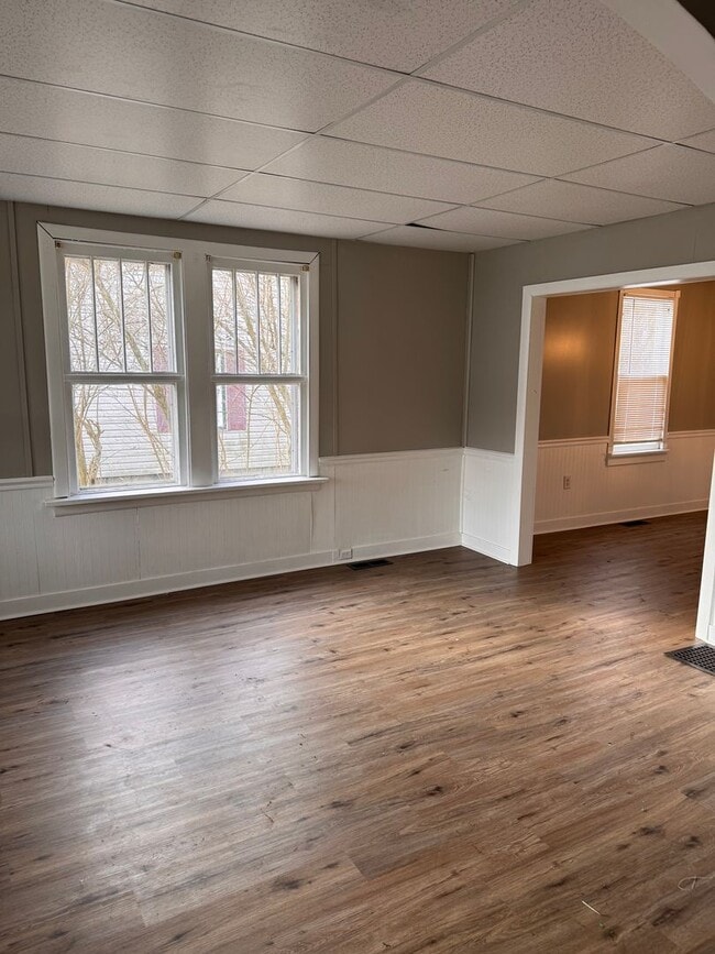 Building Photo - 214 Bentley Ave