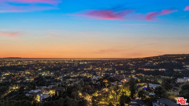Building Photo - 1447 San Ysidro Dr