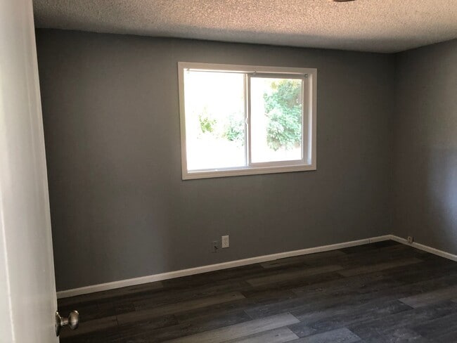 Building Photo - 2-Bedroom 1-Bathroom Duplex in Veneta