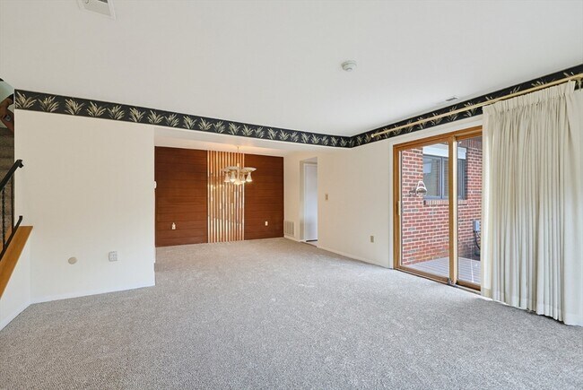 Building Photo - 52 Rosewood Dr