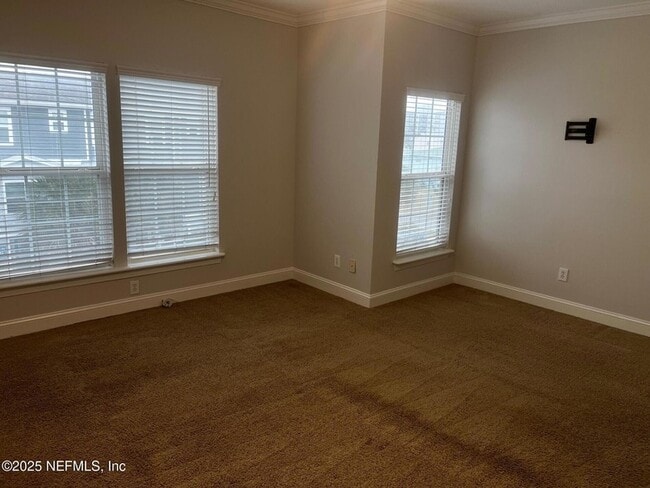 Building Photo - 1330 2nd St S