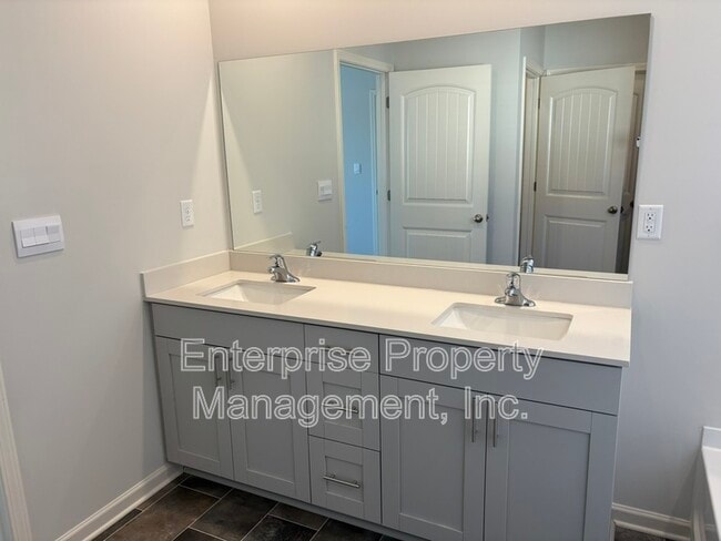 Building Photo - 85 Burr Oak Cv