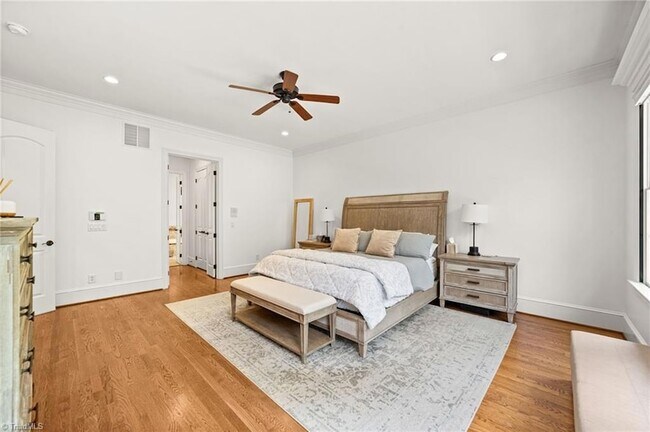 Building Photo - 7517 Henson Forest Dr